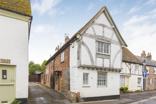 Arrange a viewing for High Street, Watlington