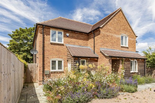 Arrange a viewing for 5 Wiggins Walk, Watlington