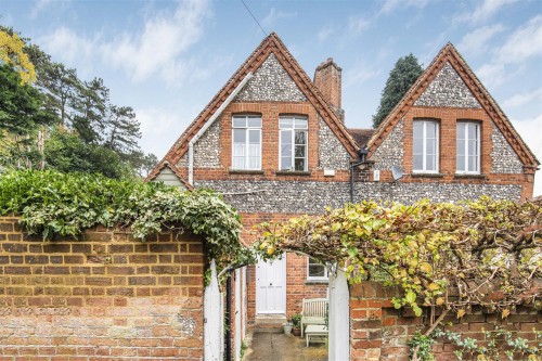 Arrange a viewing for Hop Gardens, Henley-On-Thames