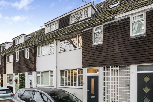 Arrange a viewing for 8 Upton Close, Henley-On-Thames RG9 1BT